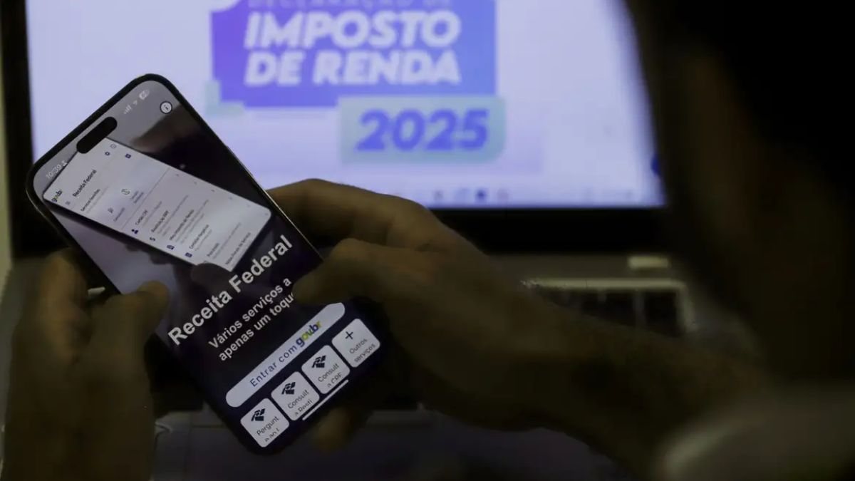 Saiba como as deduções de impostos sobre aluguel podem ajudar o contribuinte a reduzir o valor devido à Receita Federal e otimizar a restituição. Joédson Alves/Agência Brasil