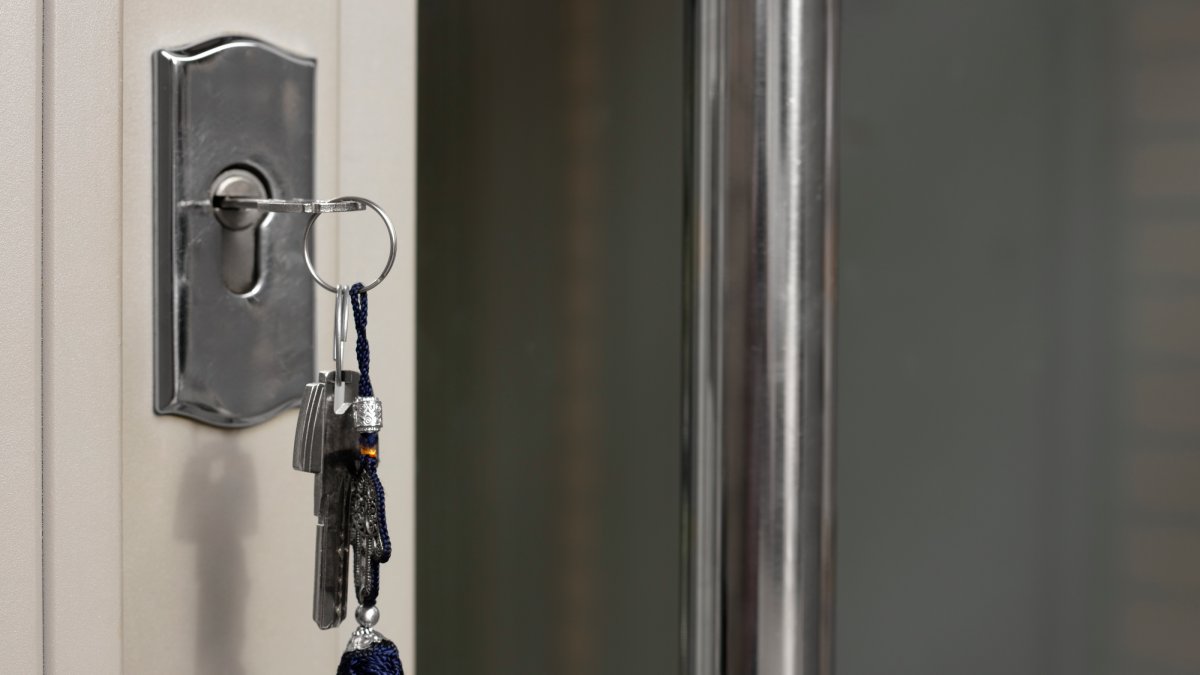 Trancar a porta não é suficiente para garantir a segurança da casa