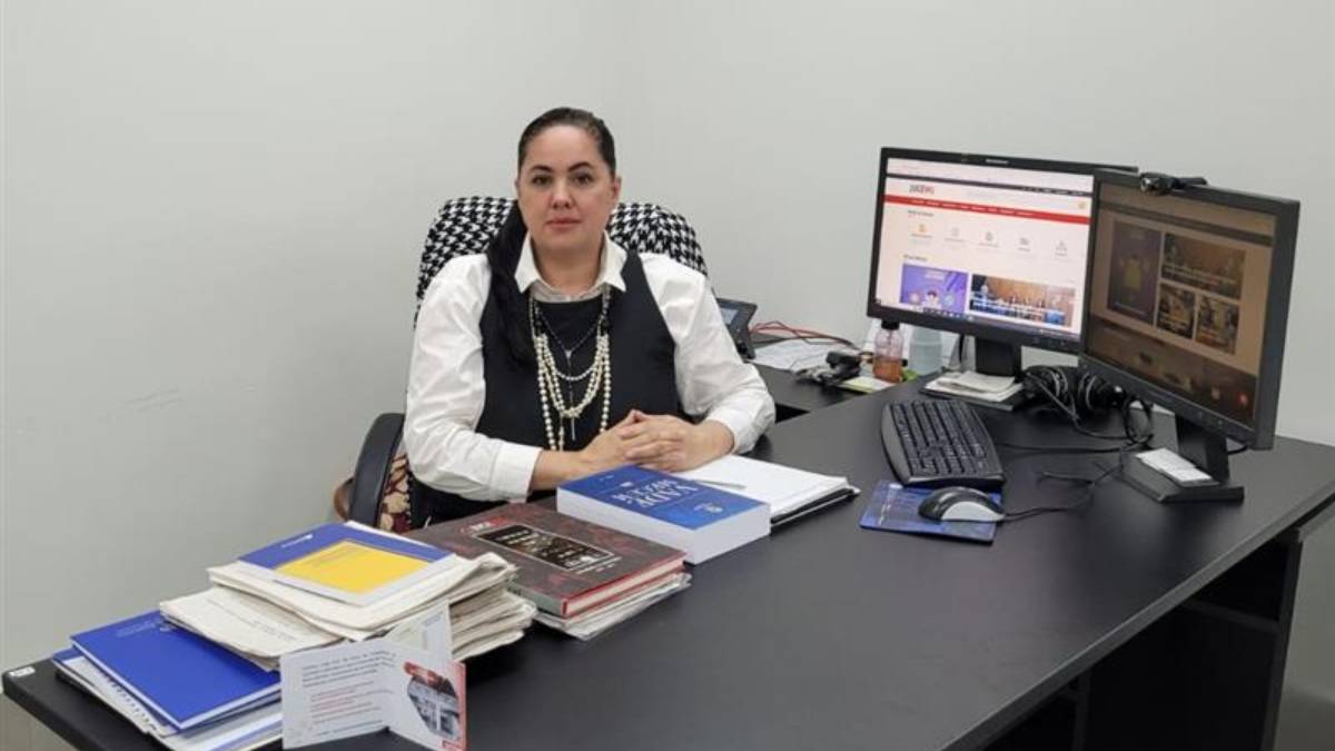 Marinely de Paula Bomfim é especialista em Processo Legislativo, pela PUC/MG, e em Direito Empresarial, pela Newton Paiva