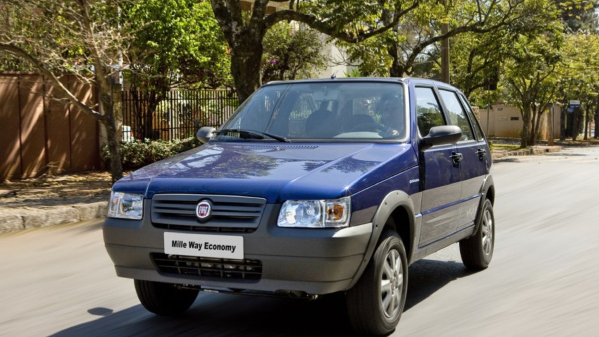 Fiat Uno Mille Ícone da economia, o Fiat Uno Mille de 1990 tem preço médio na Tabela Fipe de R$ 5.232. Foto: Divulgação