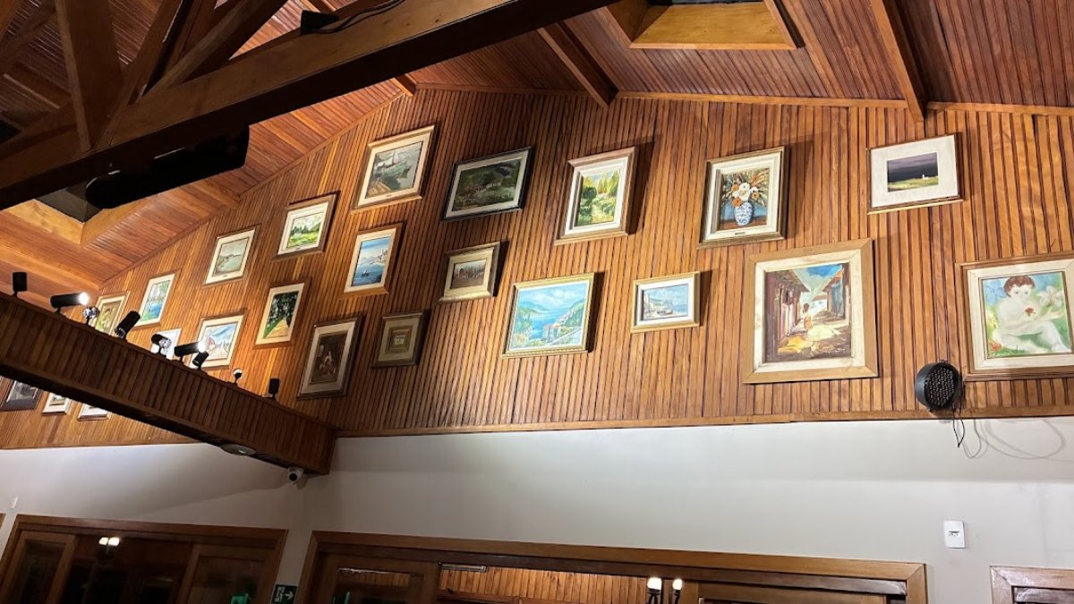 Obras de arte no Restaurante Cibo do Hotel Quebra-Noz