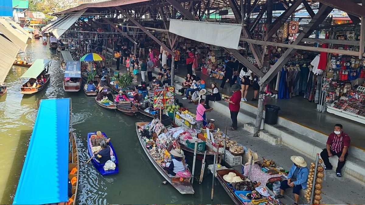 Uma das razões para o crescimento do turismo na capital tailandesa está no custo de viagem relativamente baixo quando comparado a outras metrópoles internacionais (Foto: Bienvenue en Thaïlande/Wikimedia Commons)