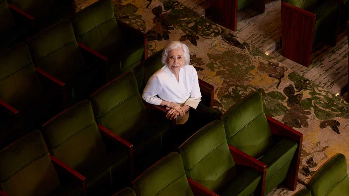 Copacabana Palace, no Rio de Janeiro, abre um novo capítulo em sua história centenária ao rebatizar seu tradicional palco de espetáculos como Teatro Fernanda Montenegro.