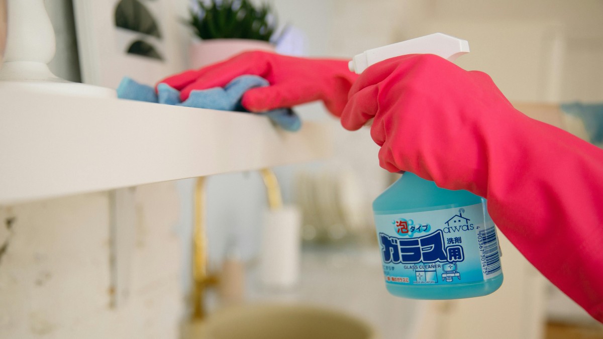 3. Água sanitária e álcool