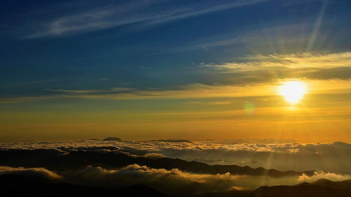 Pôr do Sol no Pico do Tira Chapéu (Foto: Thomasilhabela/Wikimedia Commons)