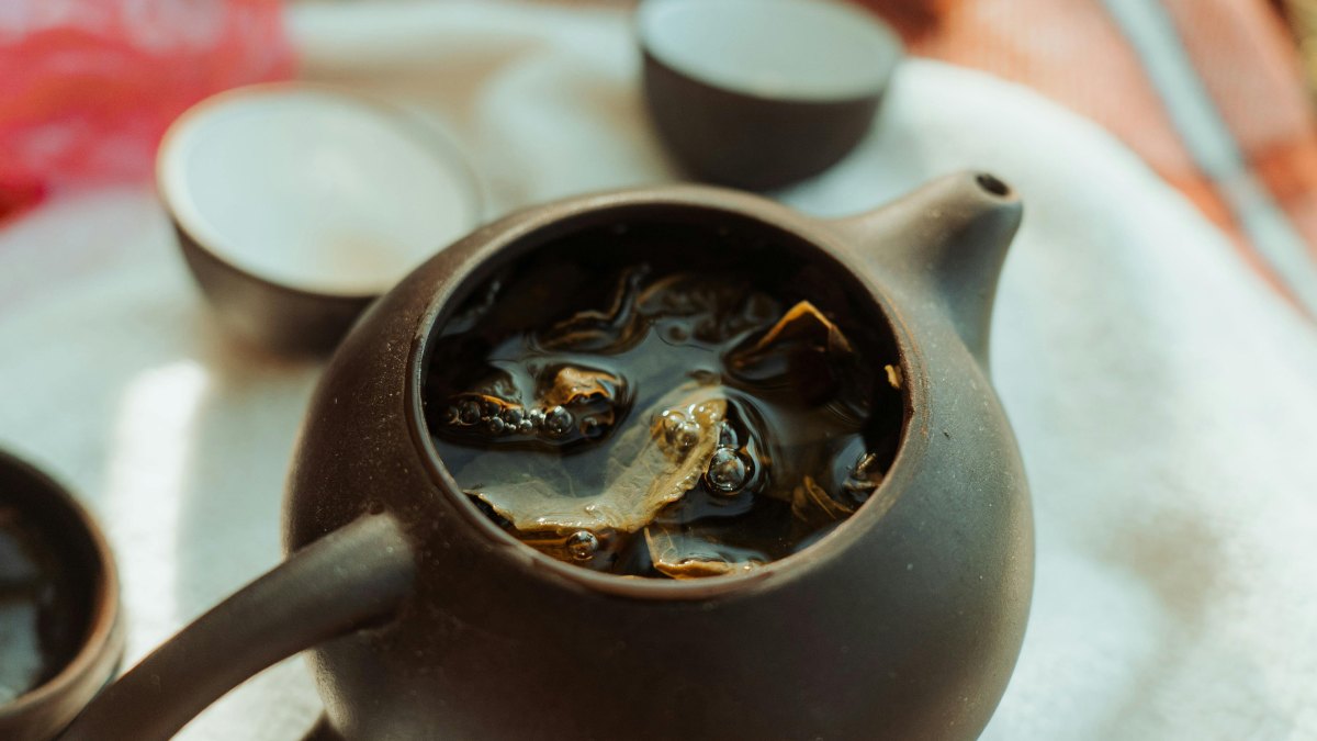 Em países como Etiópia, Sudão do Sul, Indonésia e Índia, o consumo das folhas do cafeeiro ocorre há séculos