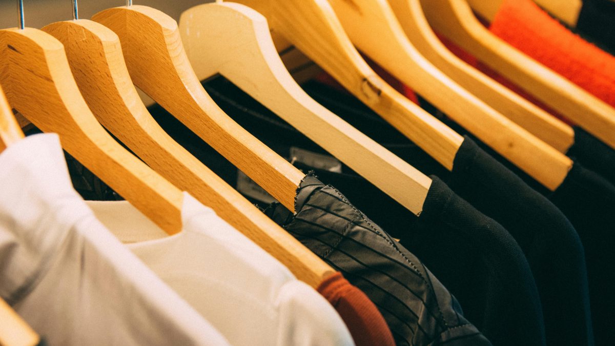 A dificuldade não está apenas no tempo necessário, mas também na decisão de separar o que fica e o que vai embora