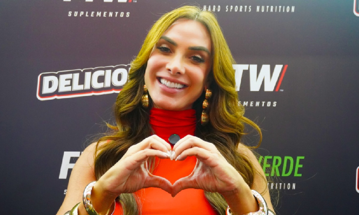 Nicole Bahls arrastou uma multidão após confirmar presença no Arnold Sports Festival South America, no Expo Center Norte, em São Paulo. Fotos: Renan Lousada/Diário do Litoral