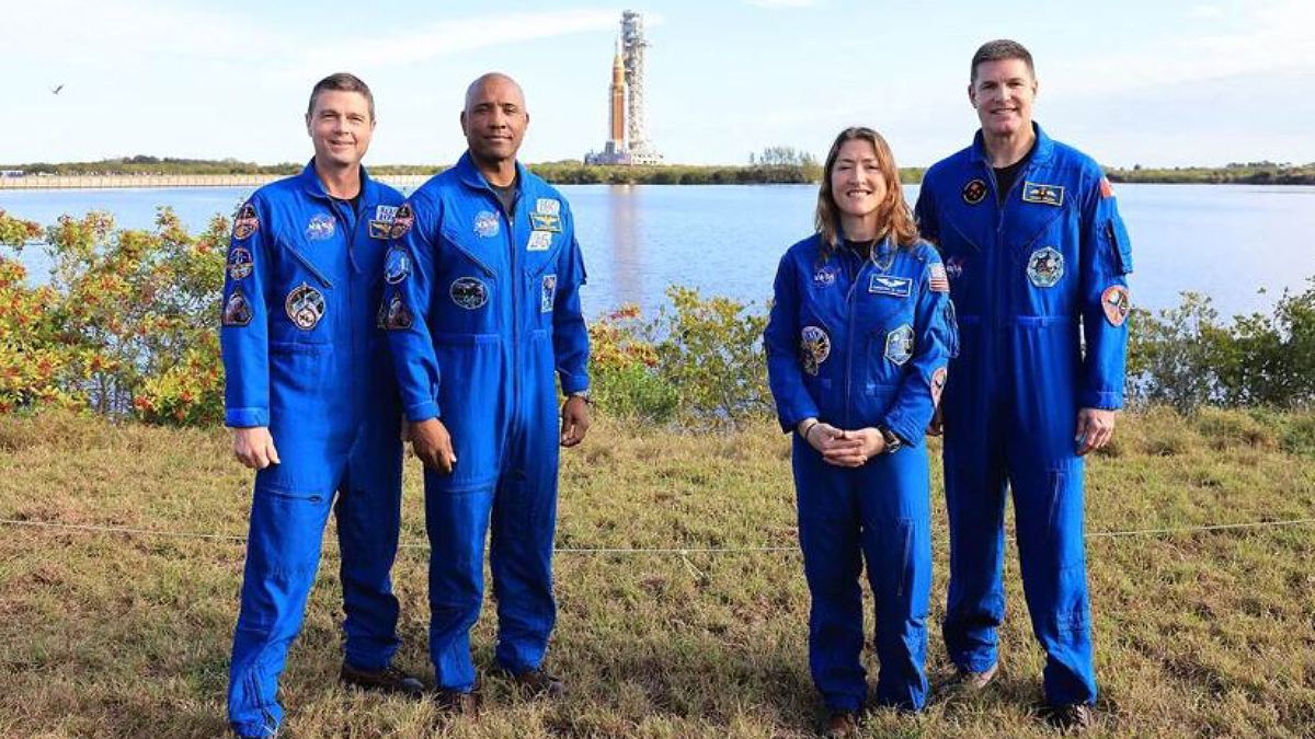 O objetivo da missão é utilizar o satélite como base para futuras operações e como apoio para missões tripuladas a Marte
