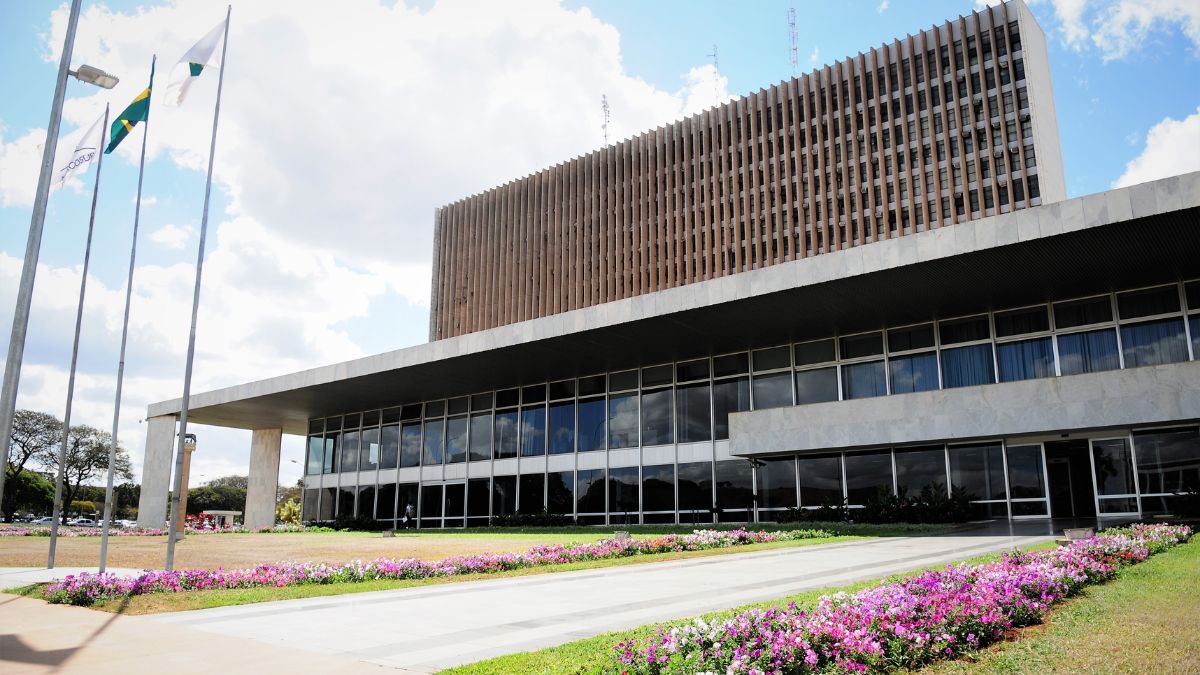 Sede do Governo do Distrito Federal, o Palácio do Buriti foi inaugurado em 1969 e abriga importantes obras de arte e o busto de figuras históricas. Lúcio Bernardo Jr. / Agência Brasília