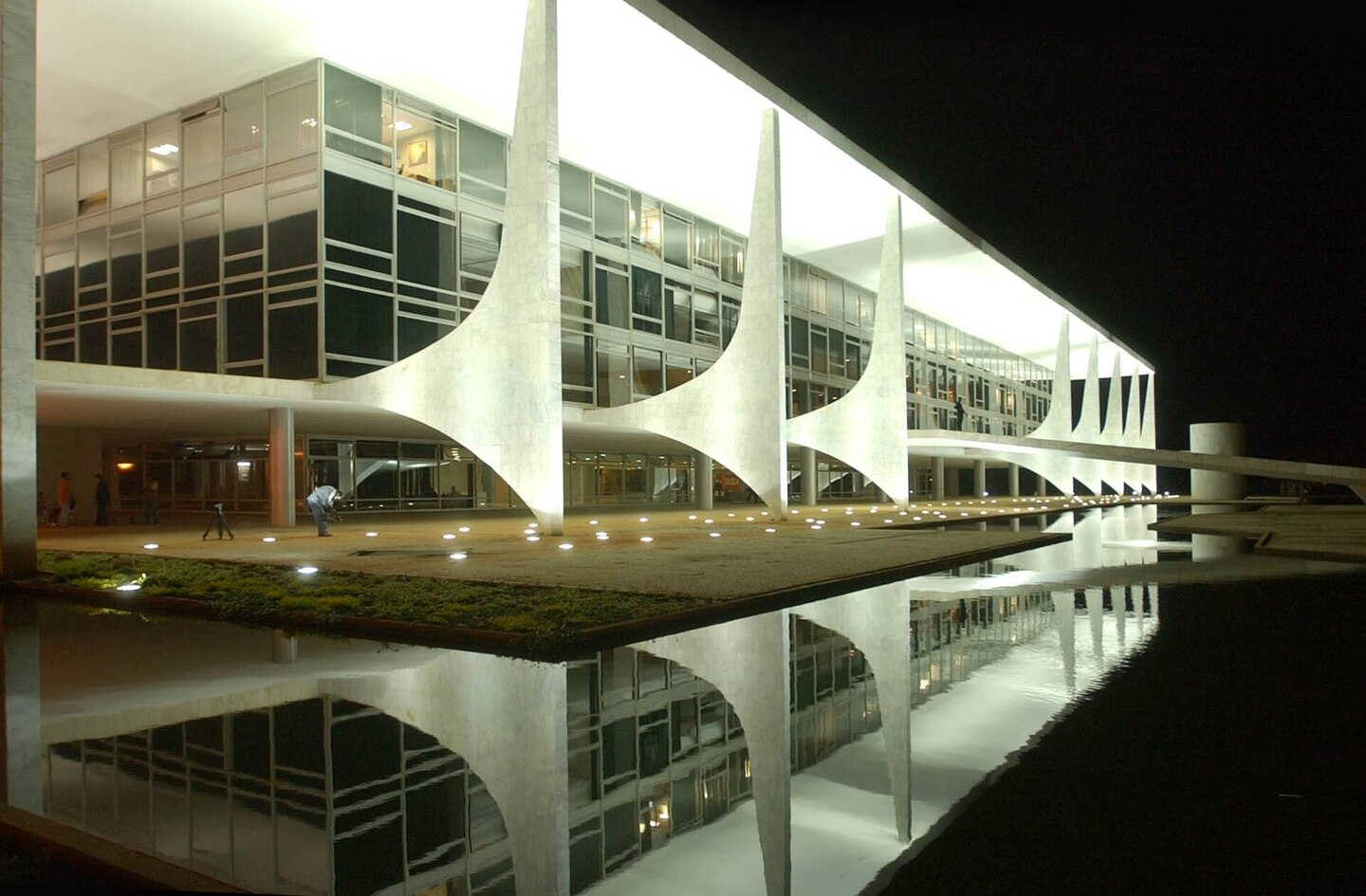 Elas são maioria no funcionalismo público, mas minoria nos cargos mais bem pagos (Foto: Palácio do Planalto)