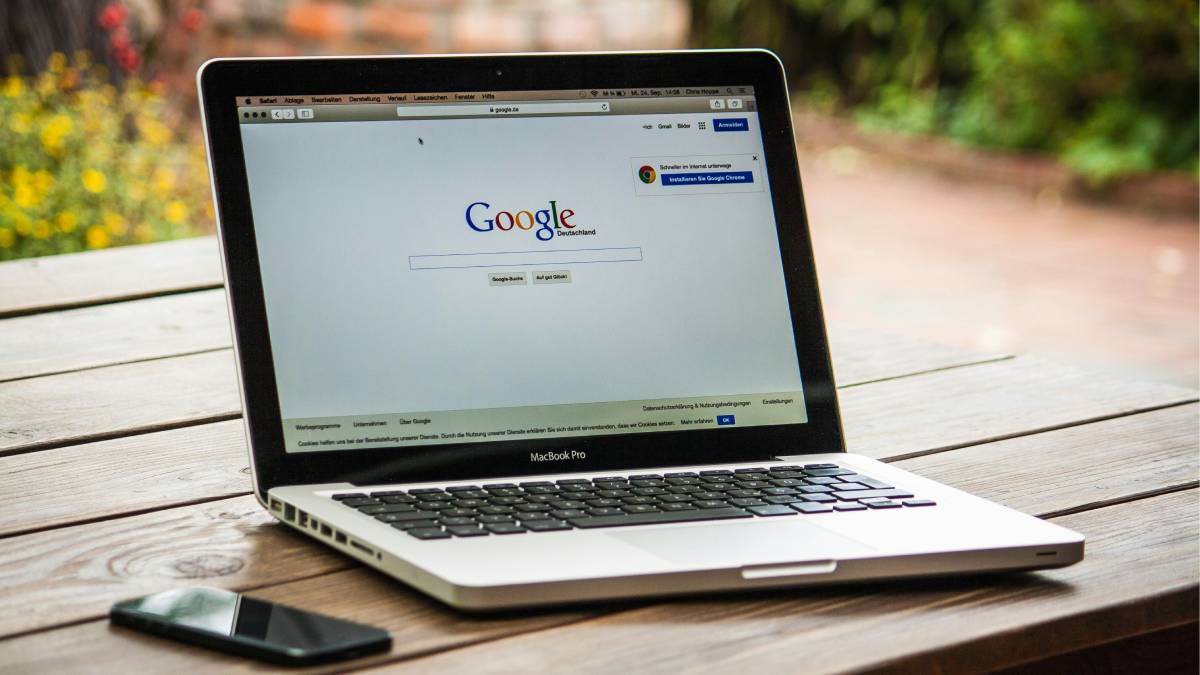 Ele pode interferir diretamente em tecnologias usadas no dia a dia, muitas vezes sem que as pessoas percebam a origem