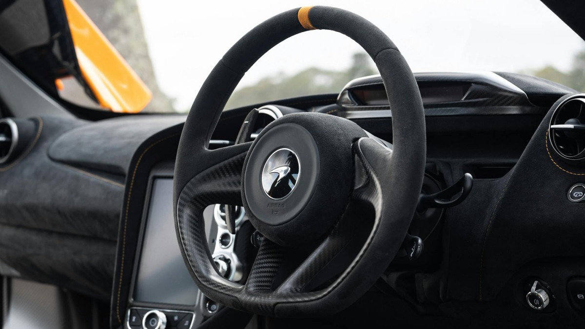 A McLaren foi fundada em 1963 por Bruce McLaren, piloto neozelandês que queria construir seus próprios carros de corrida depois de anos competindo em Fórmula 1. O que começou como uma equipe de corrida se transformou, décadas depois, em uma das fabricantes de superesportivos mais respeitadas do mundo. Foto: Pexels