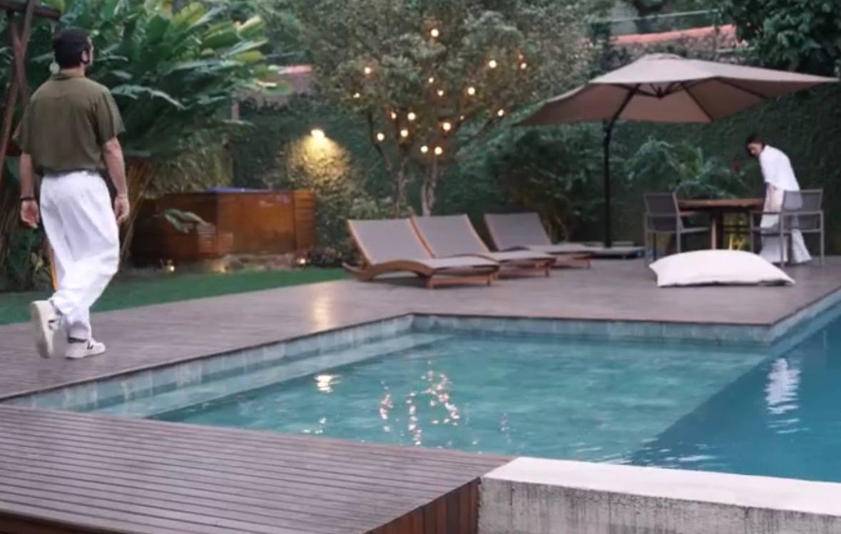 Antiga piscina do terreno foi transformada em uma imensa cisterna ecológica /Reprodução/Instagram
