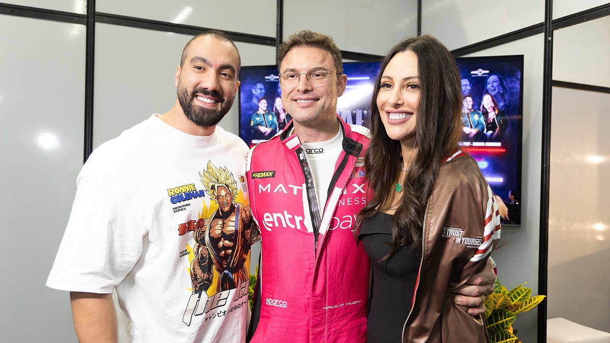 Renan estará novamente como host e receberá Paulo Muzy e Roberta Carbonari às 14h30 de sexta. Foto: Divulgação/Arnold Sports Festival