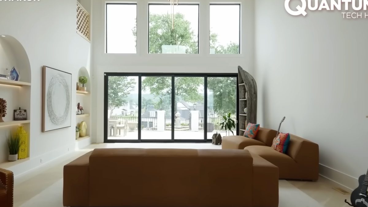 9. A nova arquitetura prioriza a ventilação e a luz natural, eliminando o cheiro de fumaça. Foto: Reprodução/Youtube