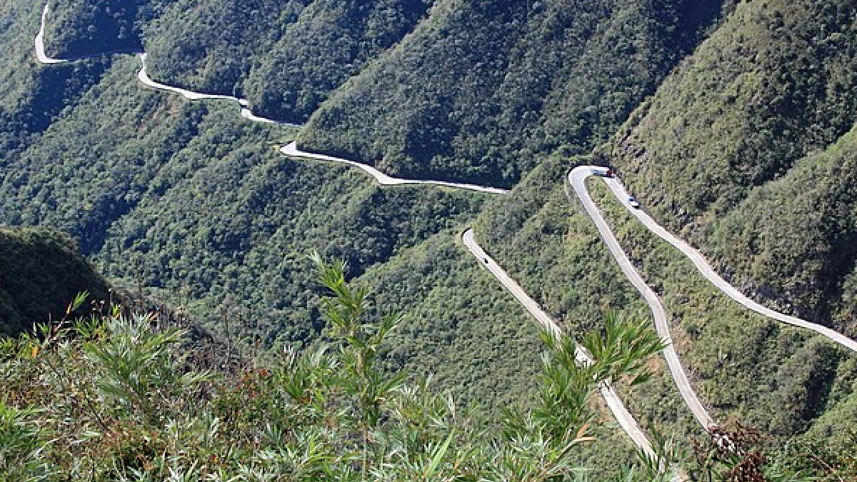 Além da própria estrada, a região é cercada por cenários cinematográficos - (Halley Pacheco de Oliveira/Wikimedia Commons)