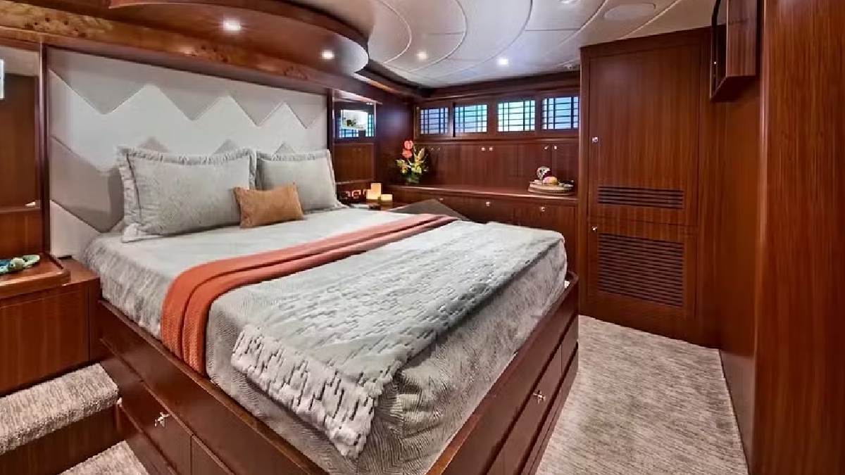 Com tecnologia de ponta e capacidade para 36 hóspedes, o transporte de luxo impressionou até a elite ao redor do mundo.