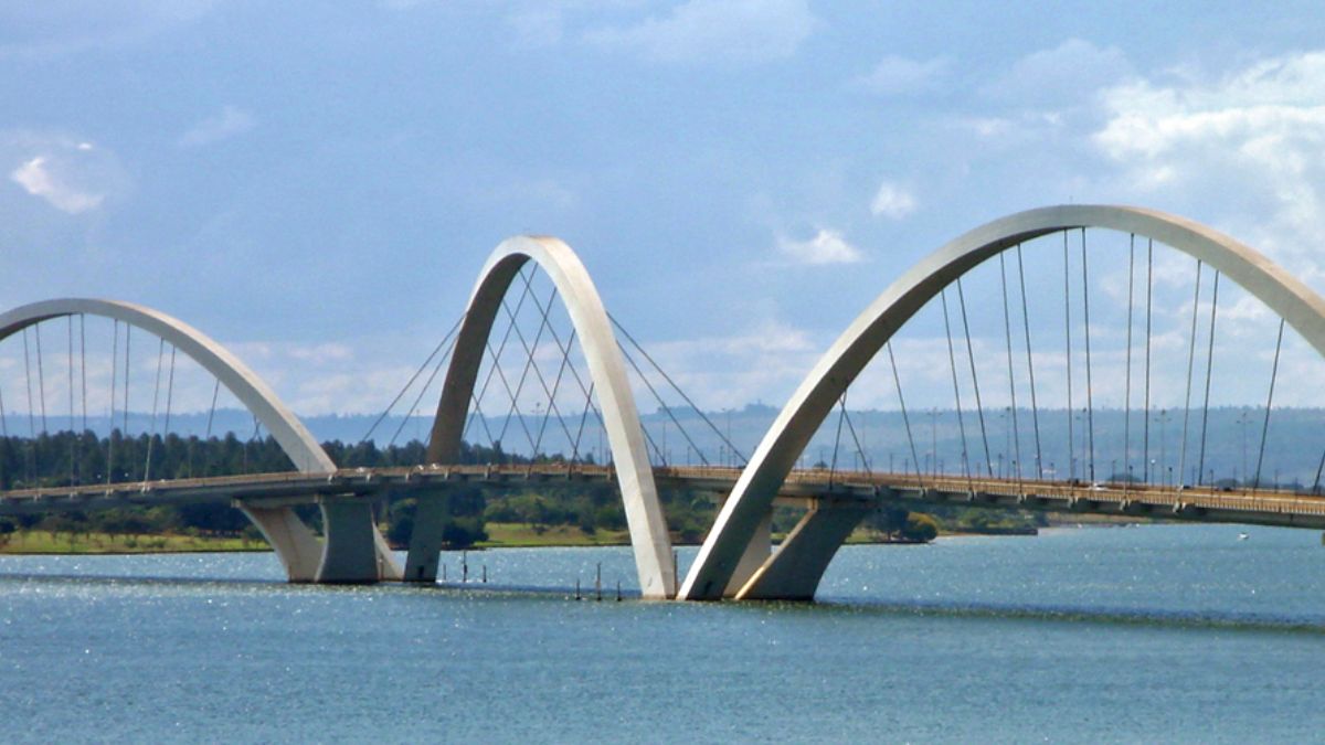Investimento histórico: orçada inicialmente em R$ 40 milhões, a complexidade técnica elevou o custo final da obra para R$ 160 milhões. Reprodução/Wikimedia commons