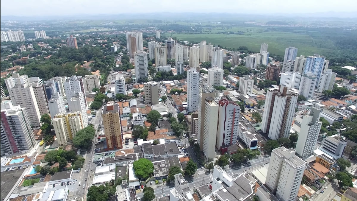 Levantamento considera 25 categorias de infrações ambientais, entre elas desmatamento, mineração irregular, poluição, uso de agrotóxicos, saneamento, licenciamento ambiental e danos a áreas de preservação. Foto: Reprodução/YouTube
