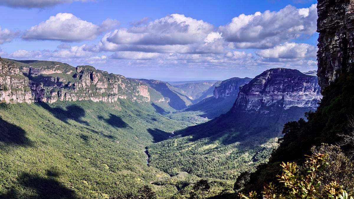 O Parque Nacional da Chapada Diamantina possui cerca de 1.520 km², o equivalente a 152 mil hectares (Foto: AndréOlmos/Wikimedia Commons)