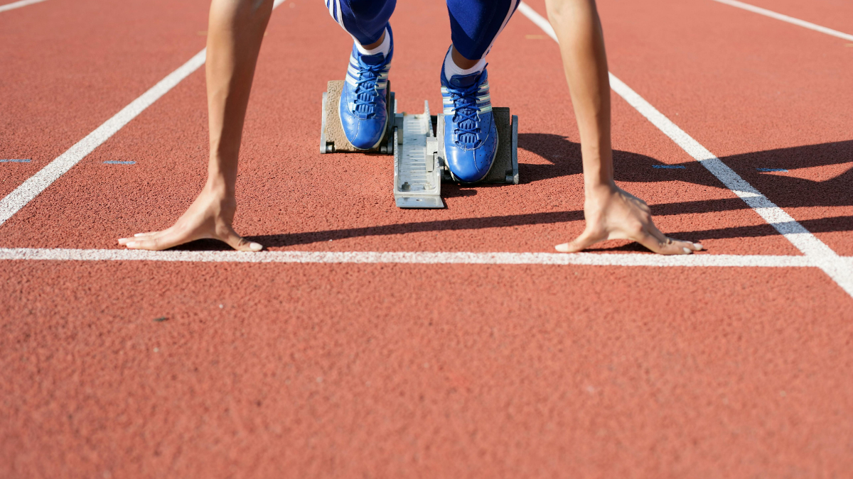 O bicarbonato é mais estudado em exercícios curtos e intensos, como tiros e provas de velocidade (Foto: BOOM Photography / Pexels)