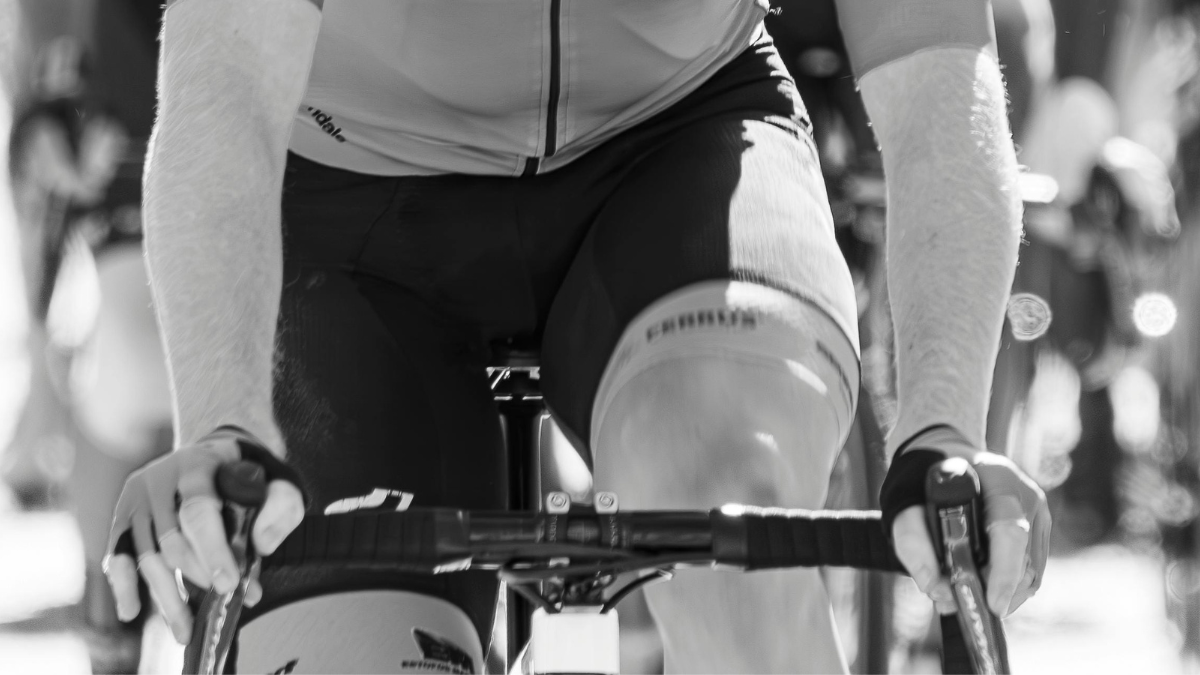 No ciclismo, tiros de subida e sprints finais são exemplos de momentos em que o corpo trabalha perto do limite (Foto: Jean Marc Bonnel / Pexels)