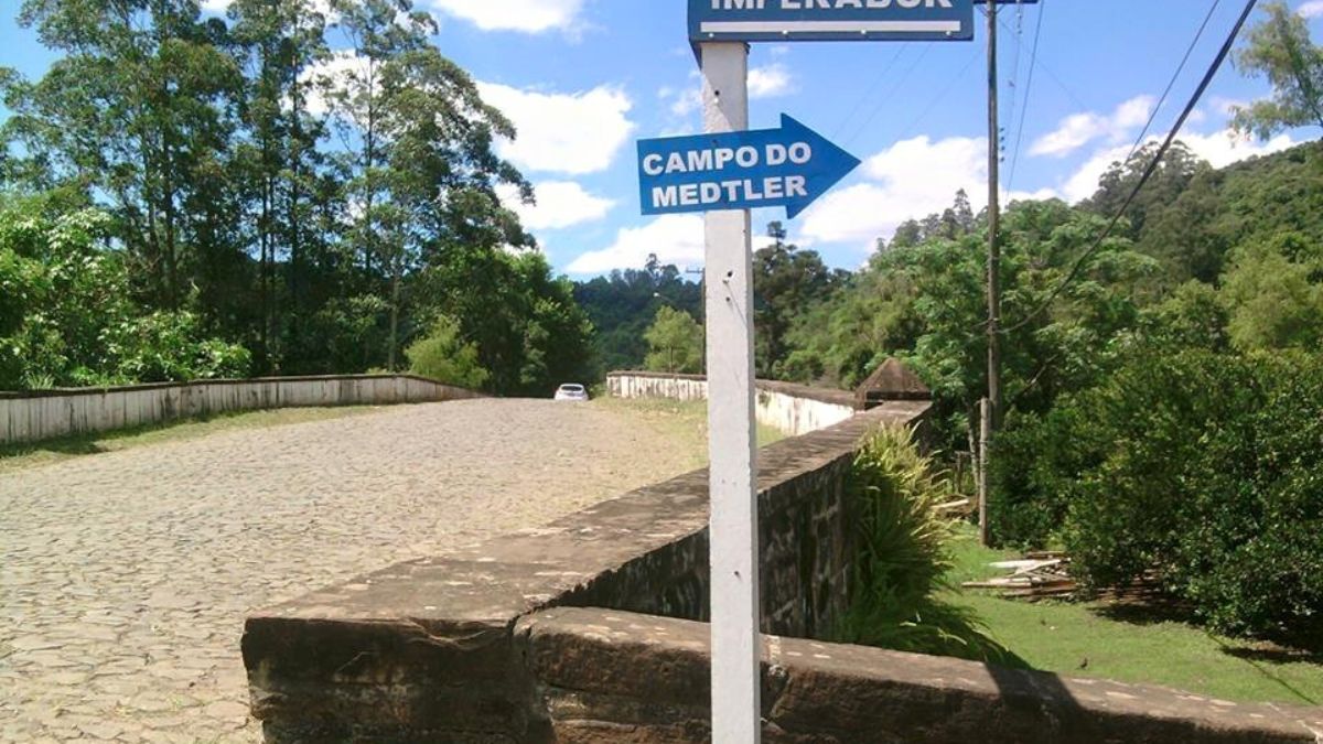 A estrutura em pedra é uma das construções históricas mais fotografadas da cidade (Foto: Wikimedia Commons/Nikolof)