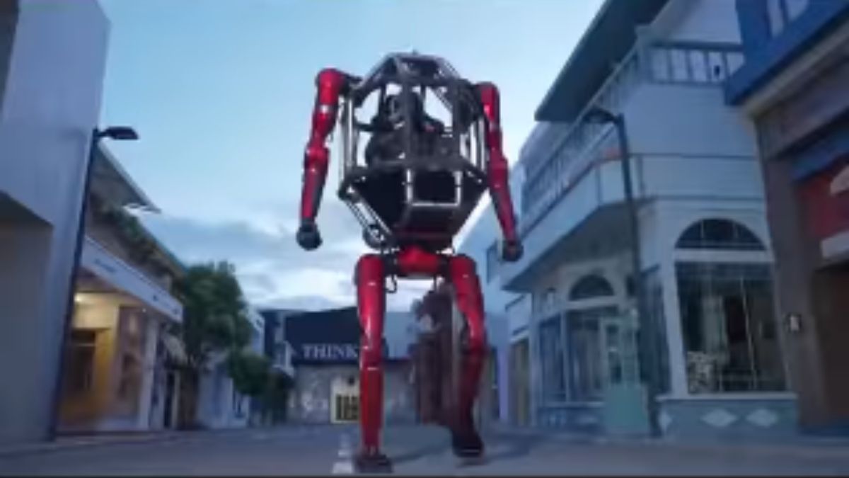 O robô gigante GD01, da Unitree, chama atenção por permitir que uma pessoa entre na máquina e a pilote como nos filmes de ficção científica (Foto: Divulgação/Unitree Robotics)