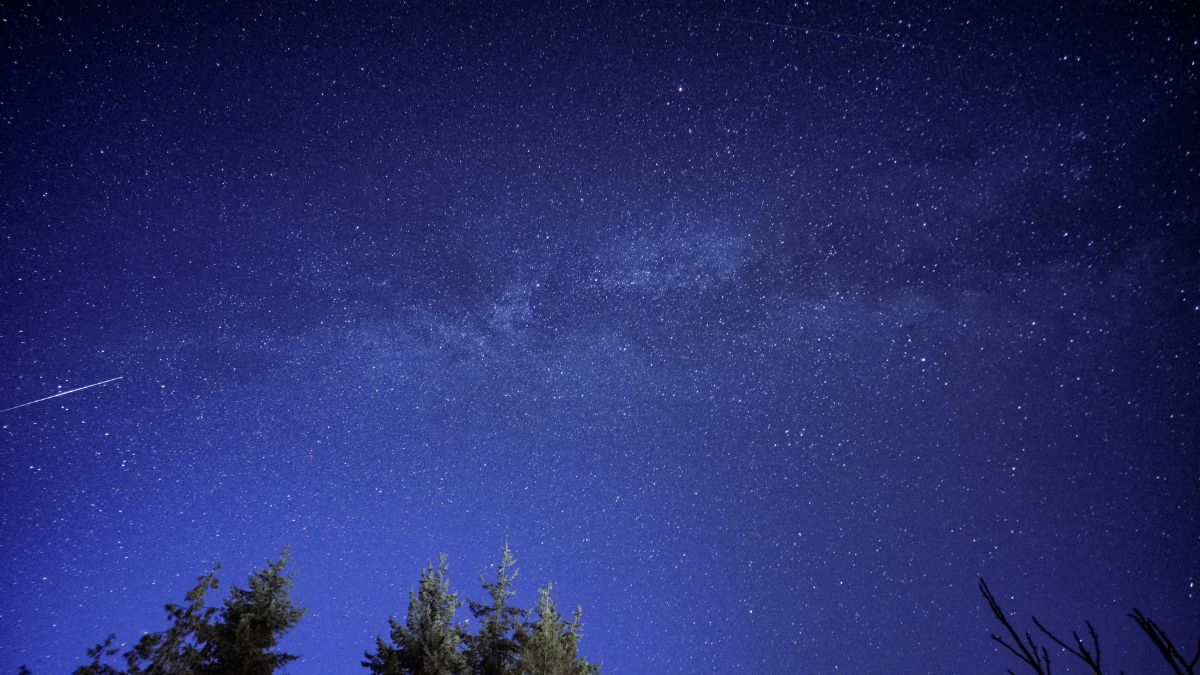 Os meteoros da Eta Aquáridas são conhecidos pela velocidade, chegando a mais de 65 km/s ao entrar na atmosfera (Foto: Pexels)