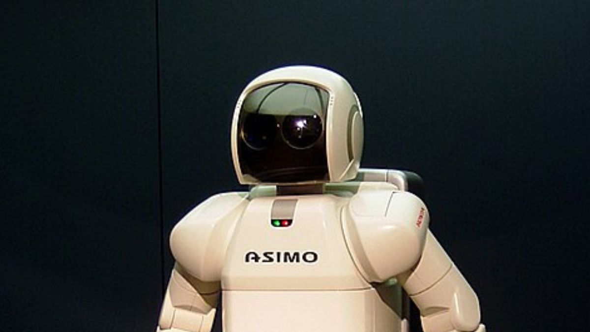 O ASIMO virou um dos robôs humanoides mais conhecidos do mundo e ajudou a popularizar a ideia de máquinas andando sobre duas pernas (Foto: Wikimedia Commons/ Gnsin)