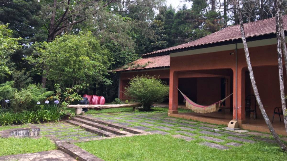 Para quem busca uma imersão cultural, é possível realizar roteiros guiados para conhecer o estilo de vida dos povos originários Guarani Mbya. 