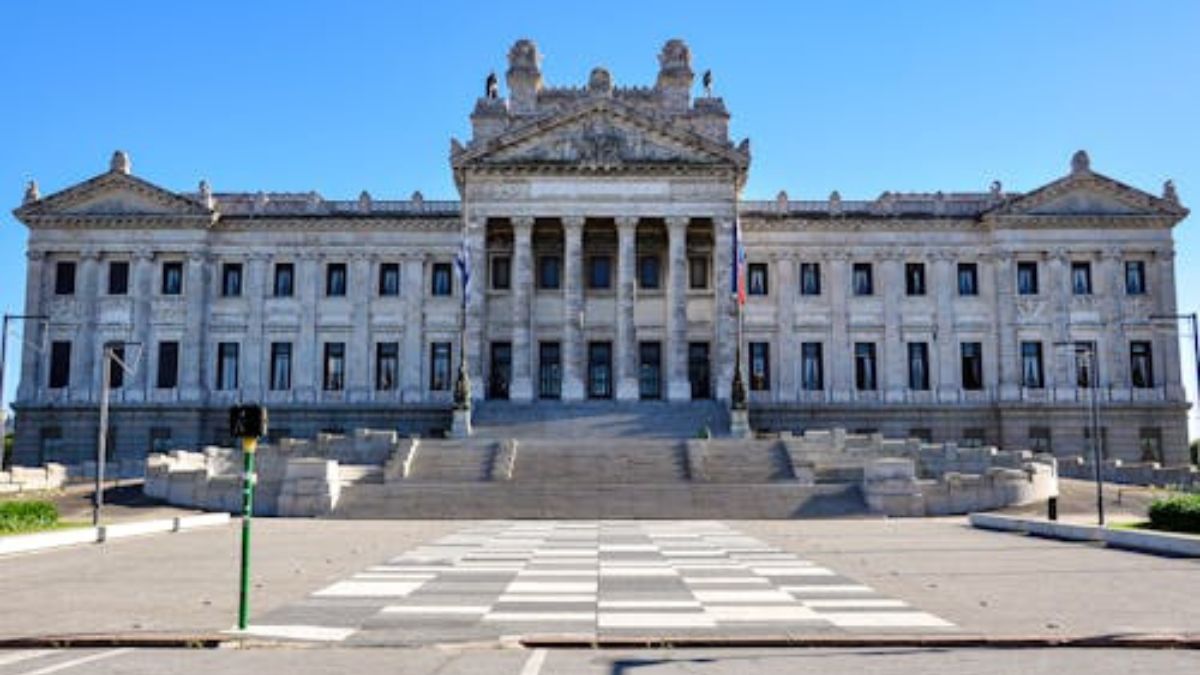O Palácio Legislativo é um dos marcos institucionais do Uruguai e combina com a leitura sobre estabilidade e organização pública (Foto: Pexels)