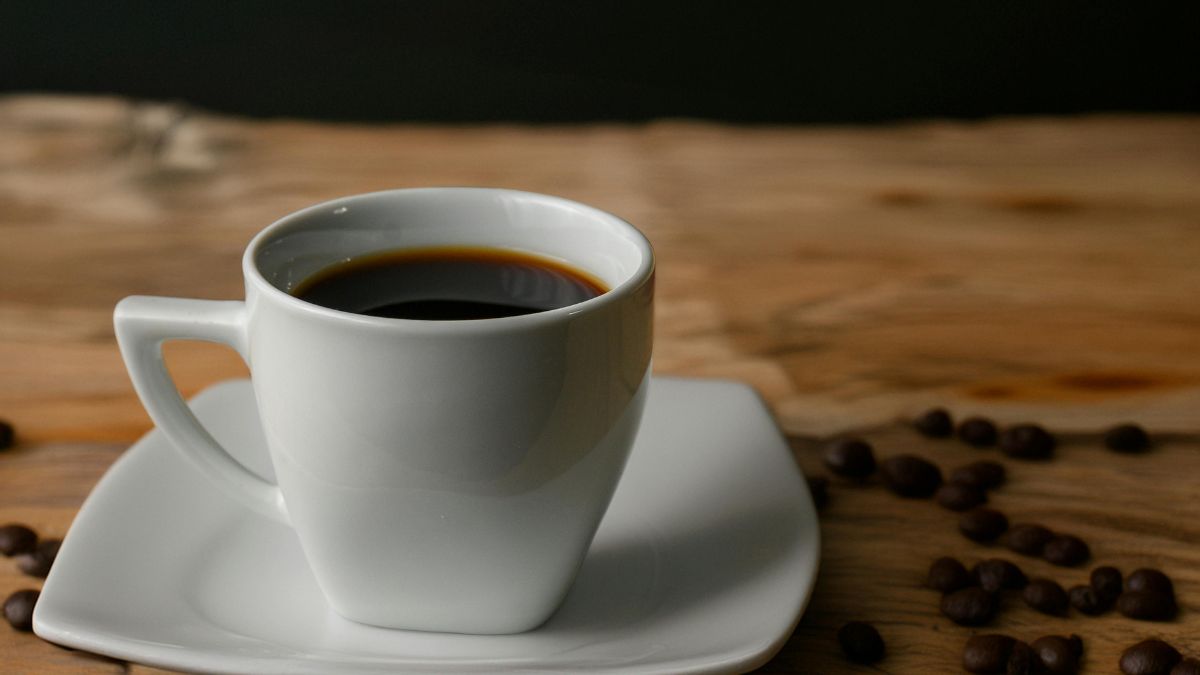 Cada xícara de café depende de uma combinação delicada entre safra, chuva, fertilizantes e trabalho no campo (Foto: Pexels)
