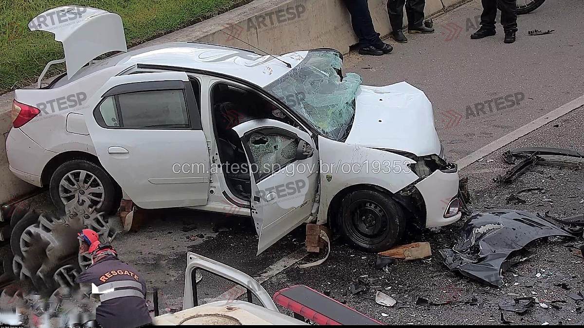 Três pessoas ficaram feridas. Duas delas em estado grave e uma e com ferimentos moderados - Divulgação/Artesp