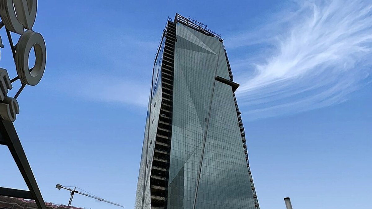Novo arranha-céu de 219 metros muda o skyline paulistano