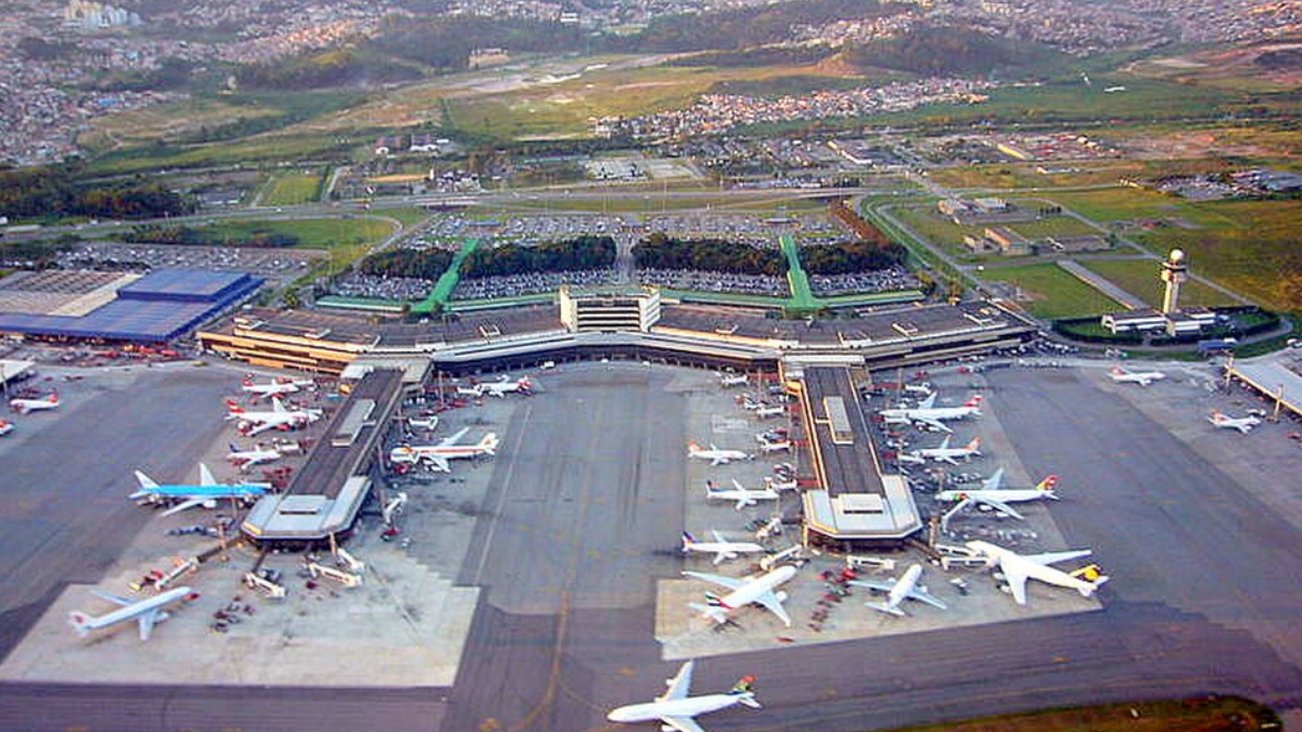 3- Guarulhos é o aeroporto mais movimentado do brasil, mas não o com mais rotas (Foto: Andomenda/ Wikimedia Commons)