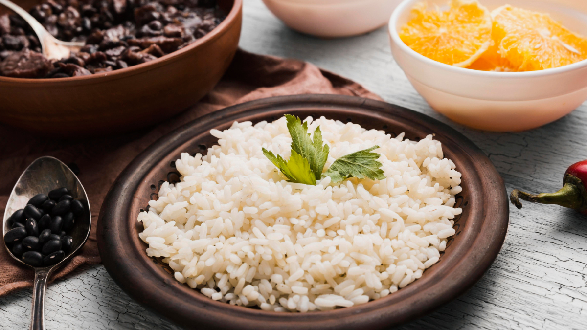 Ingredientes vindos de diferentes continentes deram origem ao prato mais popular do país (Foto: Freepik)