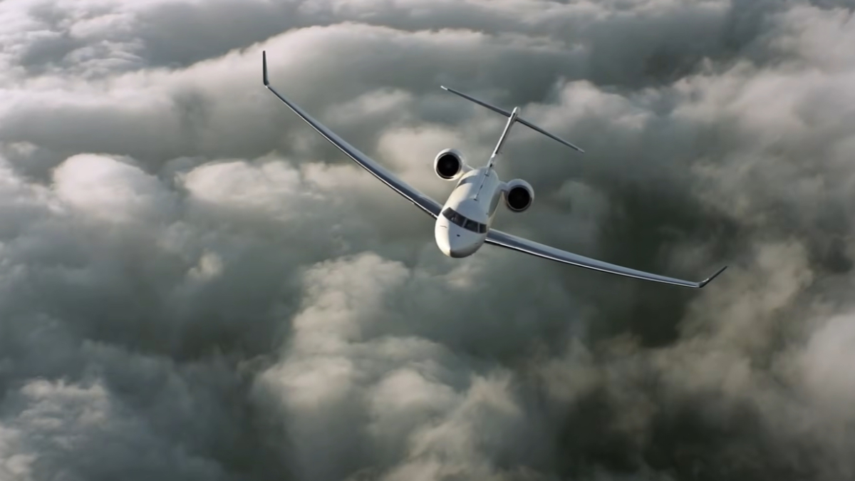 Avaliado em mais de R$ 420 milhões, o novo modelo da Bombardier quase alcança a velocidade do som (Reprodução: YouTube)