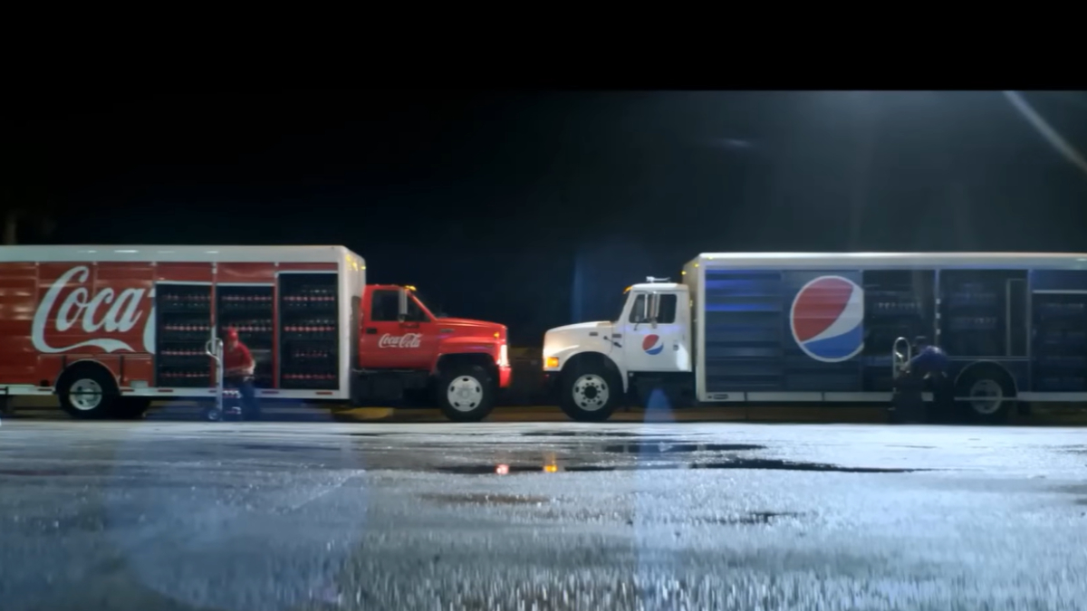Troca de refrigerantes no Burger King virou assunto entre fãs de fast-food nas redes sociais (Reprodução: YouTube)