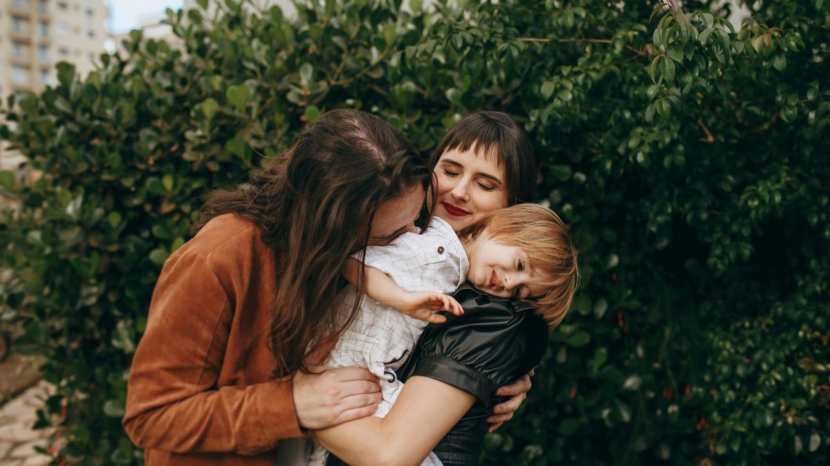 Reforma do Código Civil também busca validar juridicamente uniões homoafetivas e novos modelos de vínculos familiares (Foto: Pexels, helenalopes)