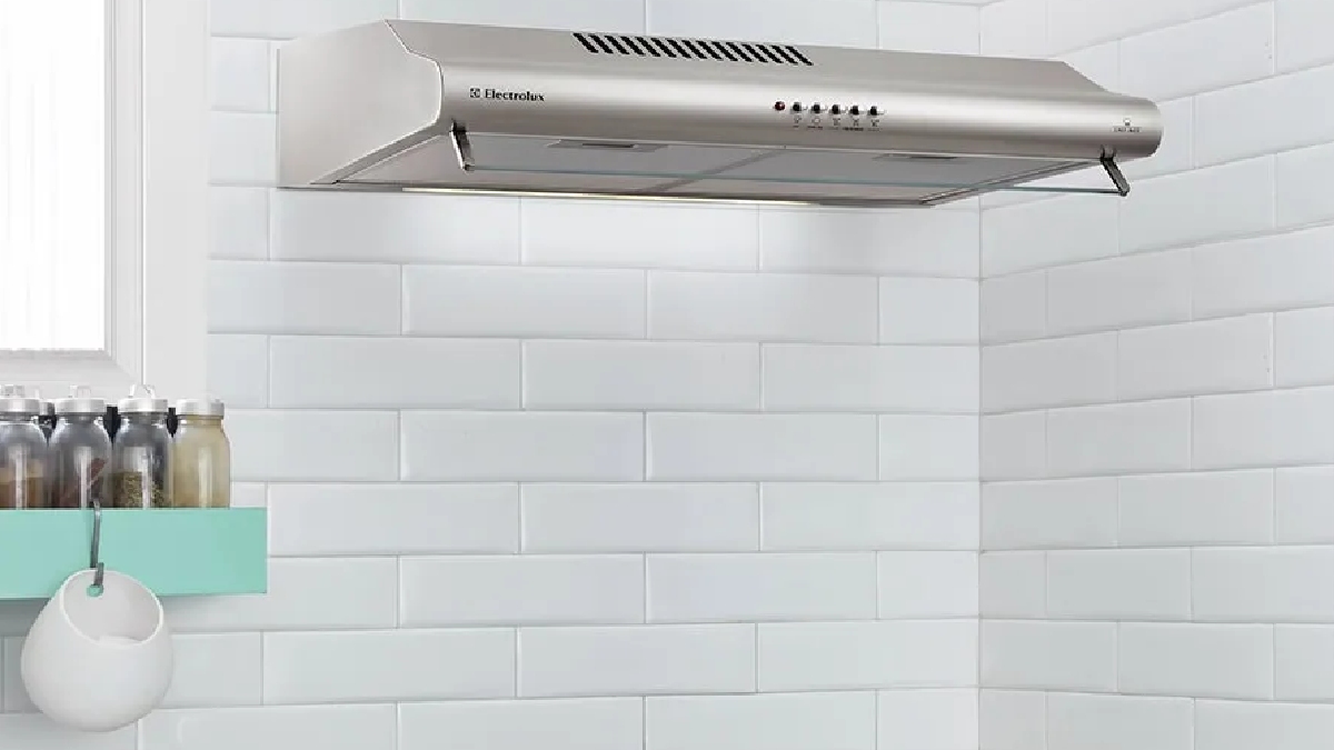 O depurador é indicado para espaços compactos e apartamentos onde não há possibilidade de instalar dutos externos - (Reprodução/Eletrolux)