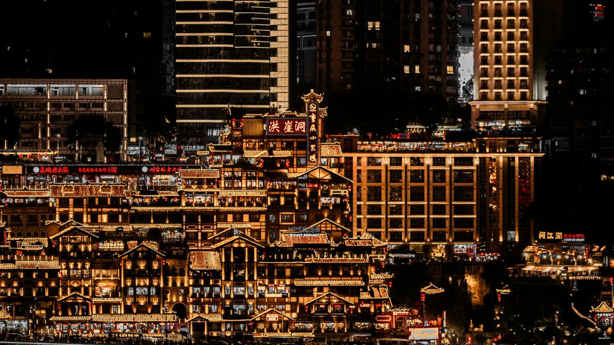 Chongqing já usava escadas rolantes urbanas antes da nova estrutura de Wushan chamar atenção mundial (Foto: Siyuwj / Wikimedia Commons)