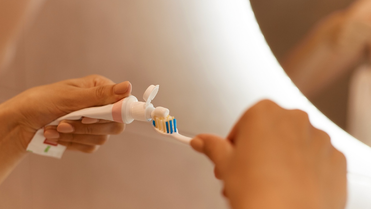 Segundo a Pesquisa Nacional de Saúde (PNS), do IBGE, grande parte dos brasileiros só procura o dentista quando sente dor - (Freepik)