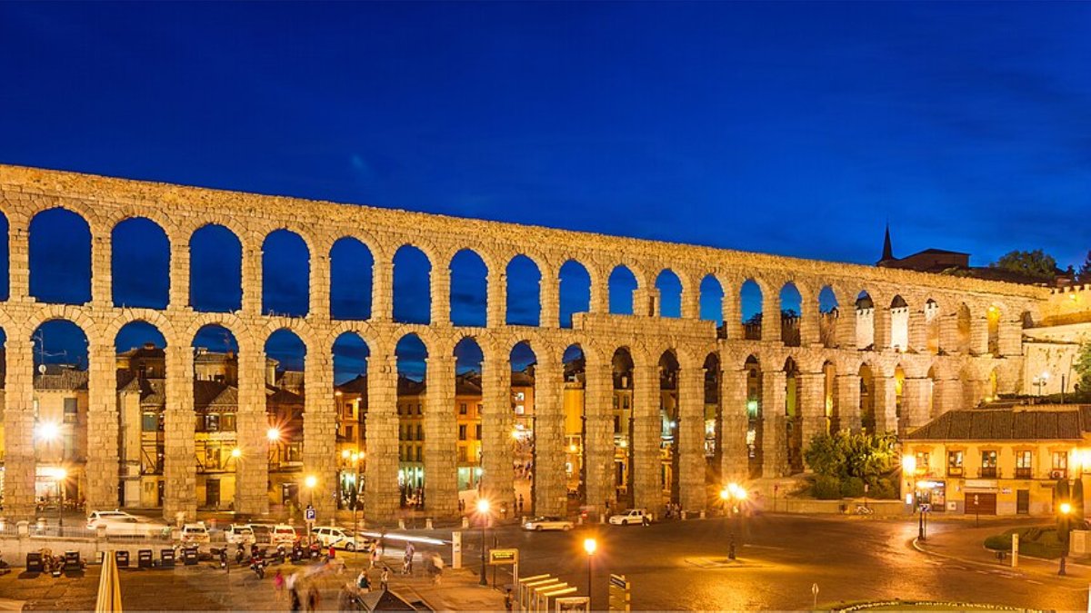 3. Aqueduto Romano de Segóvia (Foto: Jebulon/Wikimedia Commons)