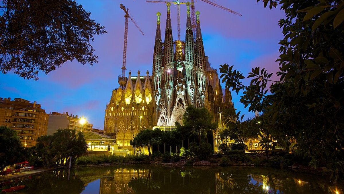 7. Templo Expiatório da Sagrada Família em Barcelona (Foto: Jiuguang Wang/Wikimedia Commons)
