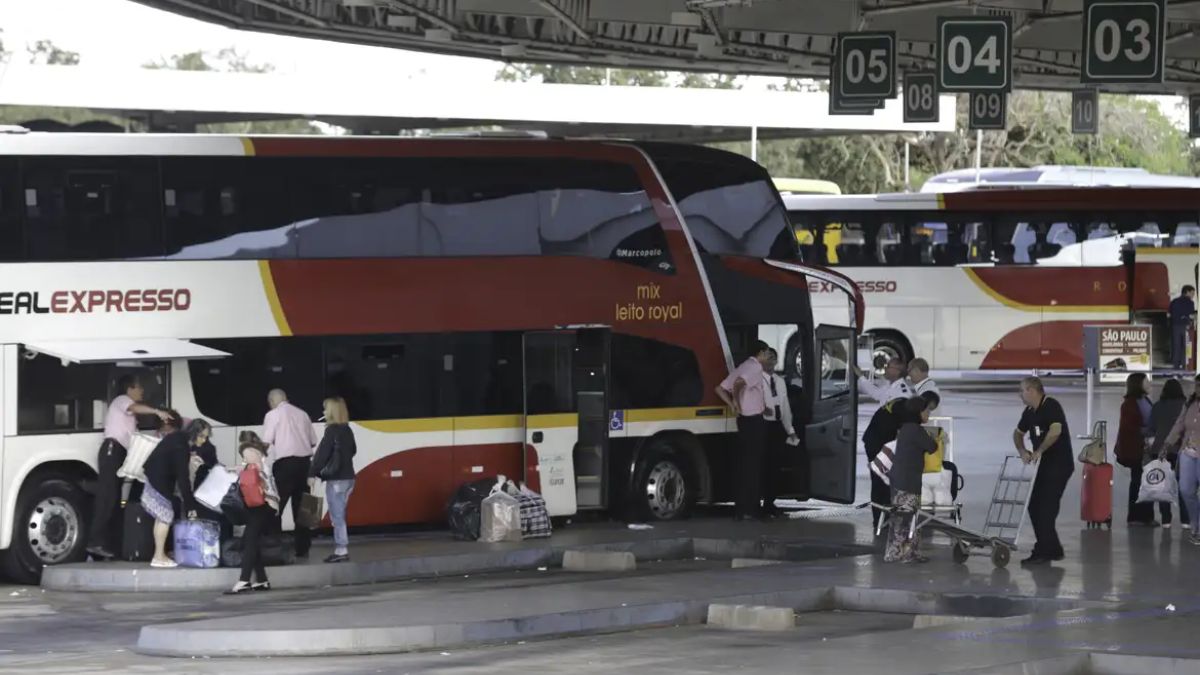 O estado de conservação da identidade física é um dos principais motivos de barramento nos guichês de ônibus. Fabio Rodrigues Pozzebom/Agência Brasil
