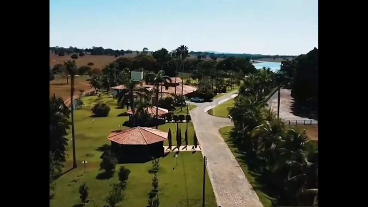 Avaliada em cerca de R$ 65 milhões, a área impressiona com seus mais de 1.500 hectares.