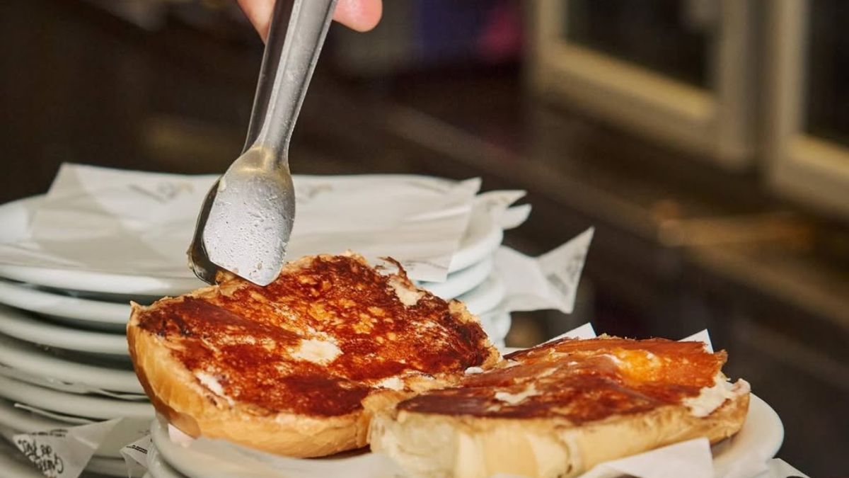Buffet de café da manhã da Galeria dos Pães inclui até champagne Reprodução/https:/instagram @galeriadospaes