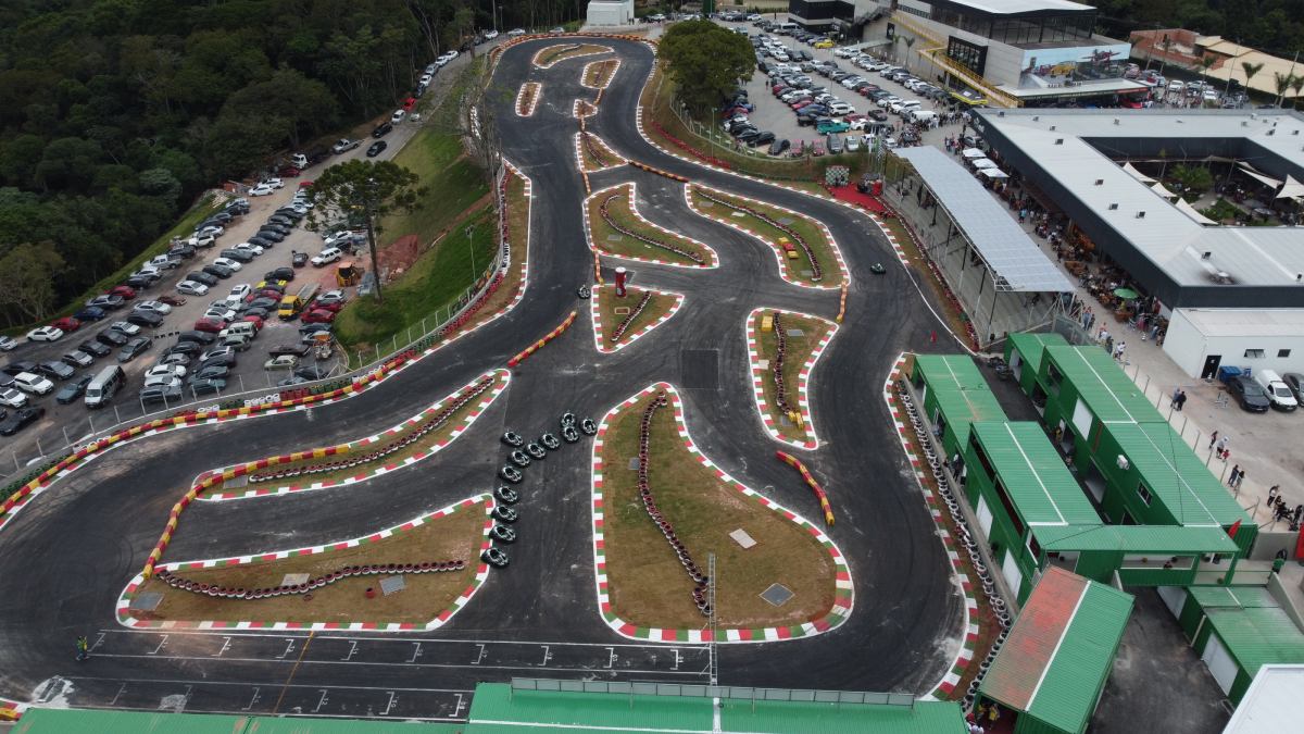 O circuito conta com uma das pistas mais modernas em solo nacional, usada especialmente para apresentações gratuitas de drift todo sábado e domingo/Divulgação